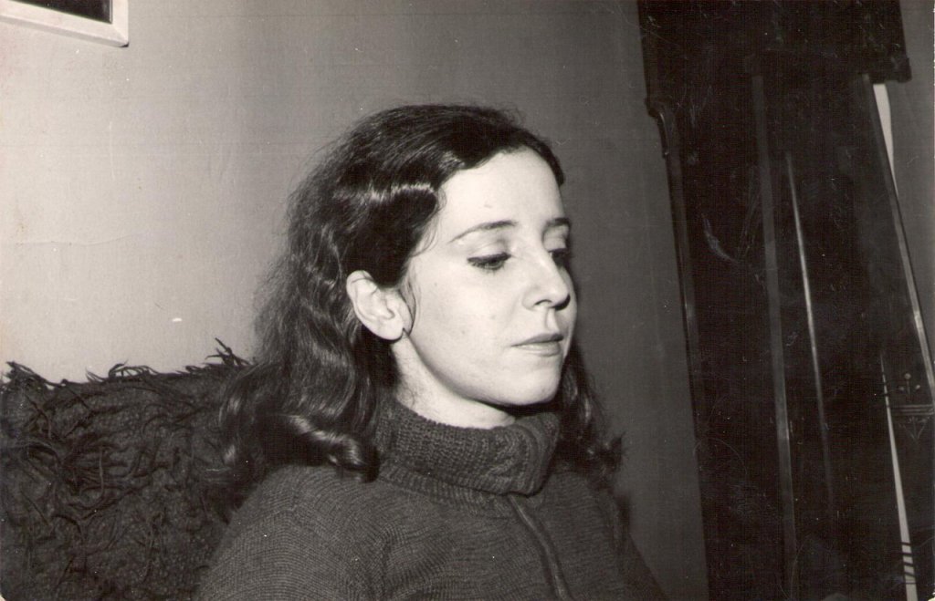 tomris uyar hakkinda